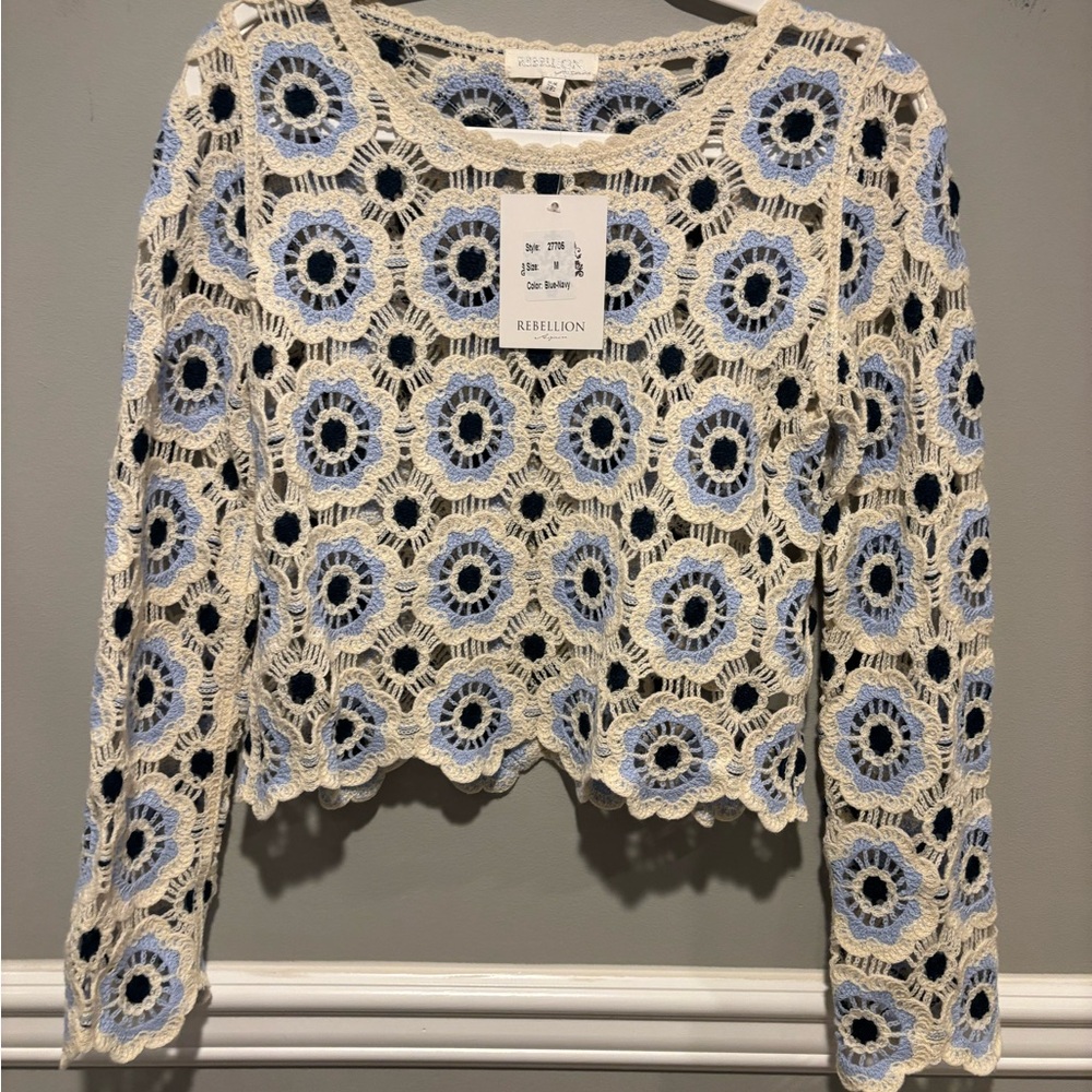 Gorgeous Women's/Teen's Crochet Floral Lace Top - Size Medium NWT - Picture 12 of 16